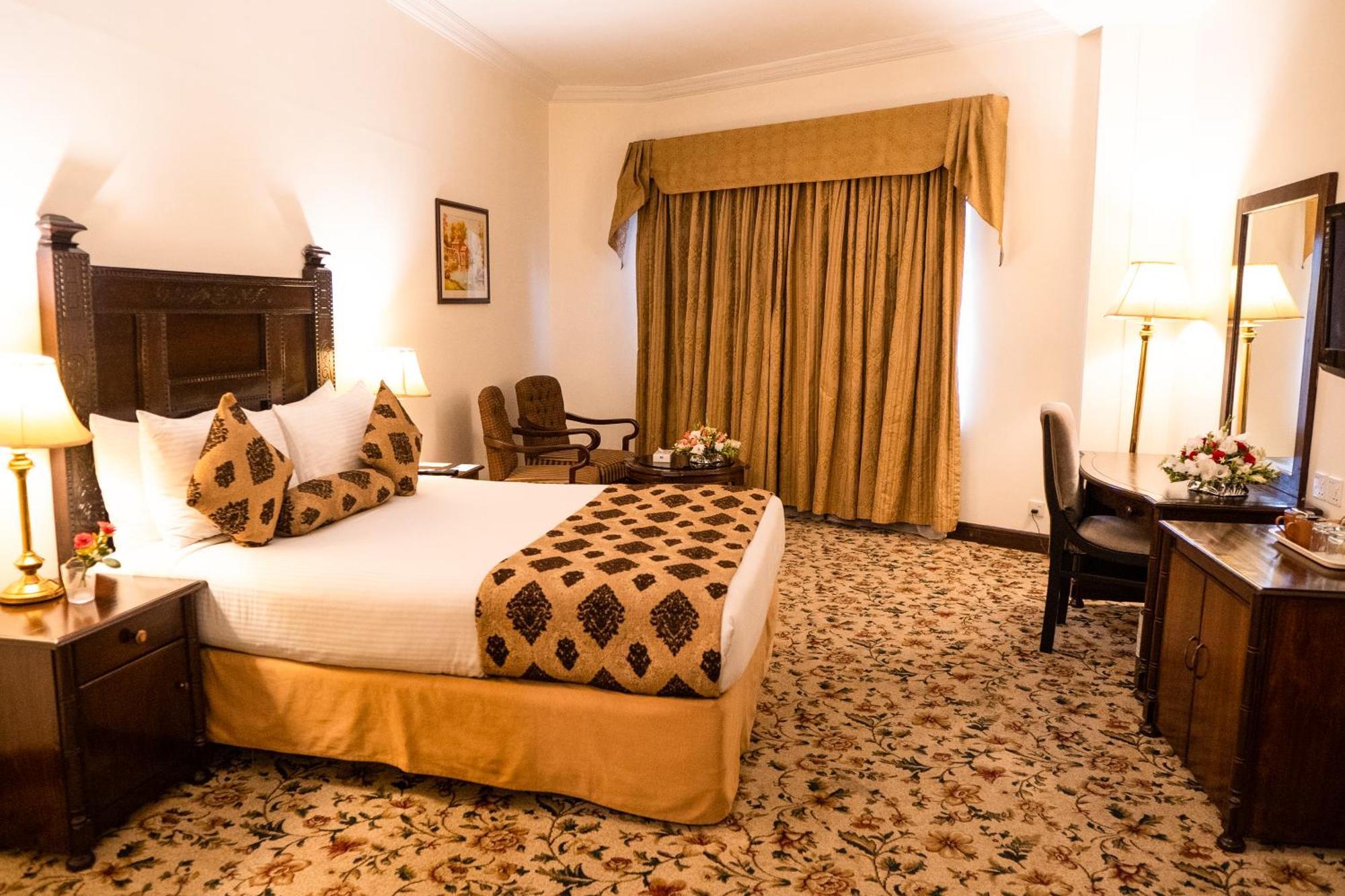 Hotel Hillview Islamabad Exterior photo